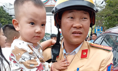 Bắc Ninh: CSGT kịp thời giải cứu cháu bé mắc kẹt trong ô tô tại lễ hội Chùa Lim