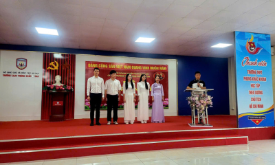 Trường THPT Phùng Khắc Khoan: Long trọng tổ chức Lễ kết nạp Đảng viên