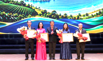 Gia Lai: Khen thưởng nhiều doanh nhân, doanh nghiệp xuất sắc dịp 13.10