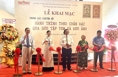 Những bộ tem và bưu ảnh kể chuyện 'Hành trình theo chân Bác'