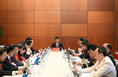 Thiết lập và hoàn thiện chính sách hướng tới một xã hội hạnh phúc