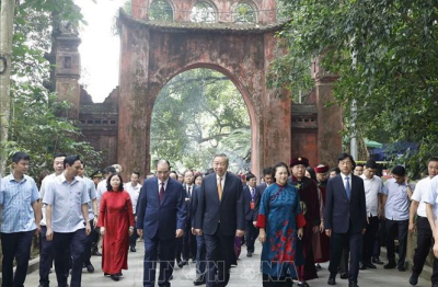 Tổng Bí thư, Chủ tịch nước Tô Lâm dâng hương tưởng niệm các vua Hùng