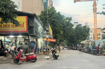 Phường Dương Nội: Cần xử lý dứt điểm tình trạng tái lấn chiếm vỉa hè, lòng đường