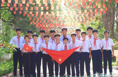Rực rỡ sắc cờ dưới chân núi Hàm Rồng – điểm hẹn bóng đá và du lịch