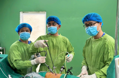 Bệnh viện ĐHYD-HAGL phẫu thuật nội soi thành công ca bệnh phức tạp liên quan đến thận