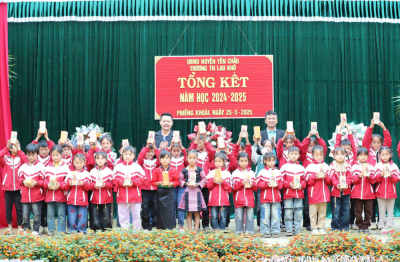 Sơn La: Trao tặng 200 suất quà cho học sinh trường Tiểu học Lao Khô