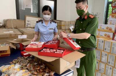 Đẩy mạnh đấu tranh ngăn chặn, đẩy lùi buôn lậu, gian lận thương mại và hàng giả