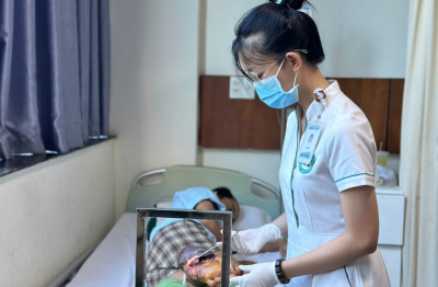 Cấp cứu thành công một bệnh nhân người Campuchia bị tai nạn lao động