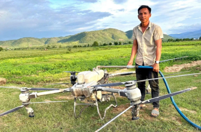 Gia Lai: Anh nông dân lái drone cứu 2 em nhỏ được tặng bằng khen