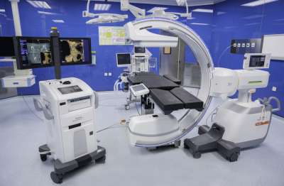 Bệnh viện Đa khoa Hồng Ngọc tiên phong ứng dụng công nghệ C-arm 3D thế hệ mới trong phẫu thuật chấn thương chỉnh hình