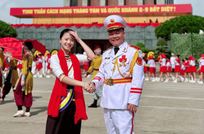 Hai thế hệ cùng chung nhịp bước trong phong trào A80