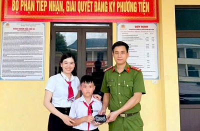 Cậu học trò nhỏ với trái tim trong sáng 