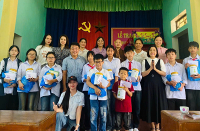 Ninh Bình: Trung thu ấm áp tại thôn Dân Chủ