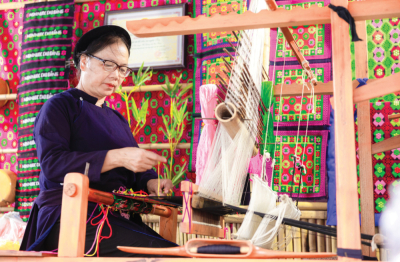 Gần 100 đơn vị, doanh nghiệp tham gia Hội chợ Làng nghề Việt Nam năm 2025