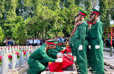 Gia Lai tổ chức trọng thể Lễ truy điệu và an táng 18 hài cốt liệt sĩ