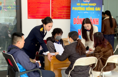 Ngành Thuế Quảng Ninh hỗ trợ hộ kinh doanh chuyển đổi sang thuế kê khai