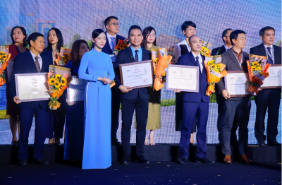 Herbalife Việt Nam được vinh danh Top 100 Doanh Nghiệp Bền Vững Việt Nam 2025