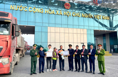 Quảng Ninh: Hải quan CKQT Móng Cái đồng hành cùng doanh nghiêp