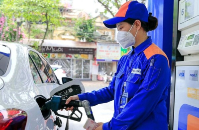 Xem xét điều chỉnh chính sách thuế giảm áp lực từ giá xăng dầu