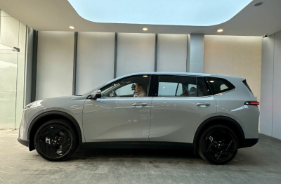 Người dùng Việt đánh giá VinFast VF MPV 7 là “chuẩn mực cho xe gia đình” 