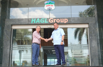 Bầu Đức: Người bắc nhịp cầu nông nghiệp và bóng đá sang Lào, Campuchia