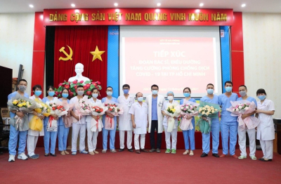 Những nhành hoa tâm đắc: Khi lời cảm ơn là liều thuốc quý tại Khoa Ngoại Tiết niệu - Bệnh Viện Kiến An, Hải Phòng