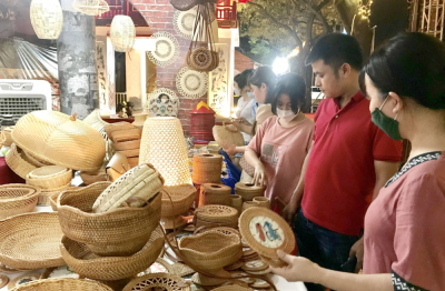 Hỗ trợ xúc tiến thương mại cho sản phẩm làng nghề