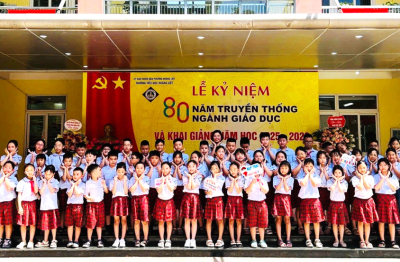 Bông hoa việc tốt tỏa sáng dưới mái trường Tiểu học Hoàng Liệt