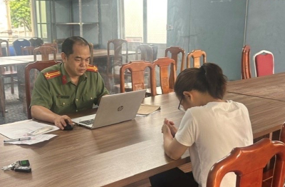 Tung tin giả 