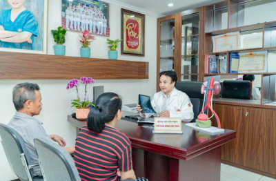 TTƯT.TS.BS Dương Văn Trung: “Bàn tay vàng” ngoại tiết niệu và hành trình lan tỏa y đức