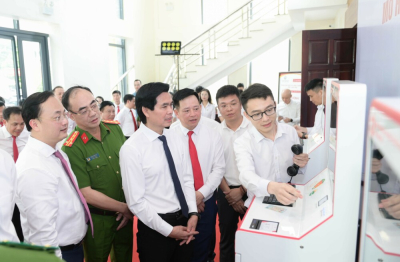 Ứng dụng công nghệ trong cải cách hành chính, xây dựng thế hệ “công dân số”