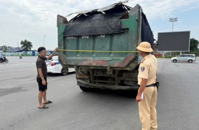 Hà Nội: Xử lý nghiêm nhiều xe tải vi phạm luật giao thông đường bộ 