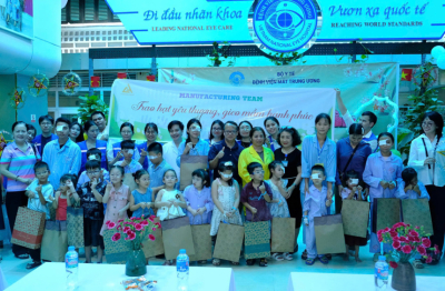 Chung tay mang yêu thương đến với các cháu đang điều trị tại Bệnh viện Mắt Trung ương