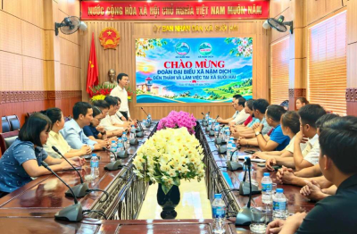 Đoàn công tác xã Nậm Dịch tham quan, học tập kinh nghiệm tại xã Suối Hai
