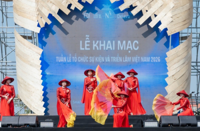 Khai mạc 