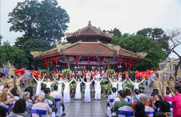 Ngày Văn hóa 24/11: Mở rộng không gian thụ hưởng văn hóa cho người dân