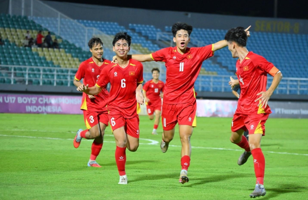 U17 Việt Nam vô địch: Dấu ấn HLV Roland và “hệ sinh thái” CLB Hà Nội