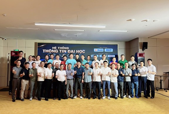 Hơn 40 CIO đại học về Cát Bà bàn chuyện dữ liệu và AI