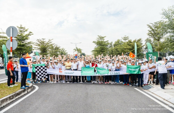 Herbalife Việt Nam cùng Ủy ban Olympic Việt Nam tổ chức Chương trình Toàn dân tập luyện thể dục thể thao