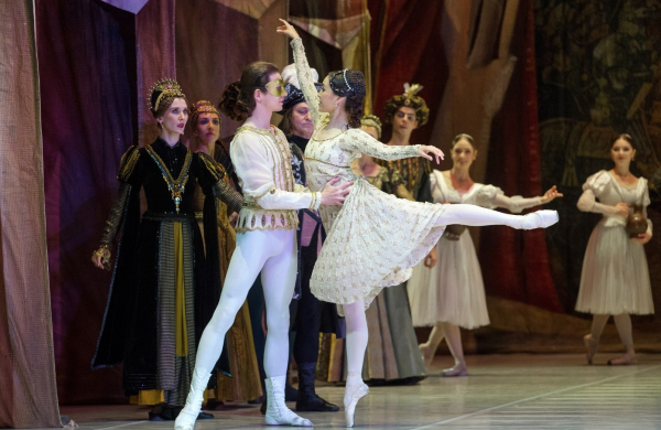 Vẻ đẹp ballet Nga khơi gợi những rung cảm từ chiều sâu tâm hồn