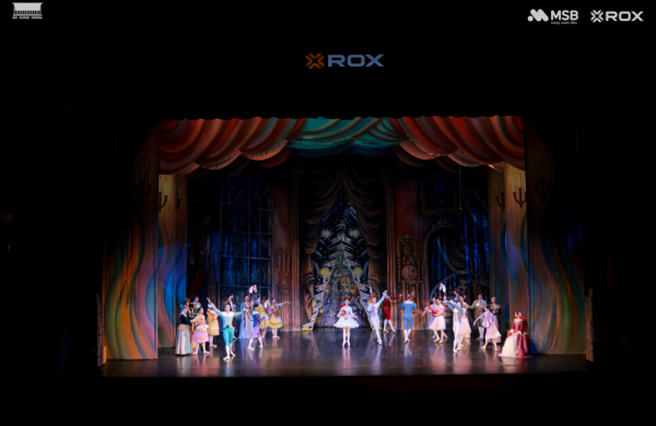 Nghệ sĩ Russian State Ballet thăng hoa trên sân khấu Nhà hát Hồ Gươm