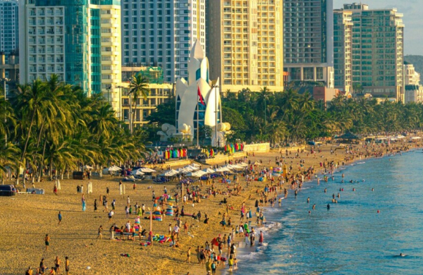 Du lịch tăng trưởng ấn tượng, Khánh Hòa tính bài toán mở rộng không gian đô thị?