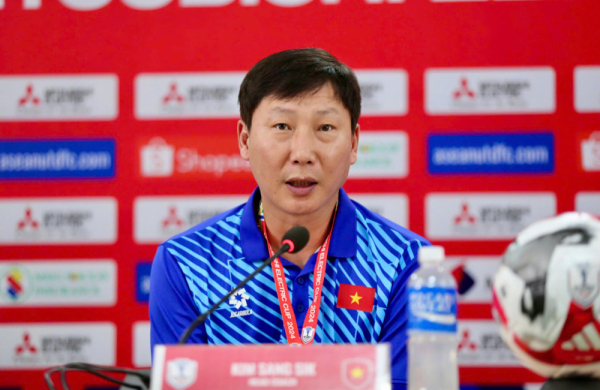 HLV Kim Sang-sik chốt 23 cầu thủ dự FIFA ASEAN Cup 2026
