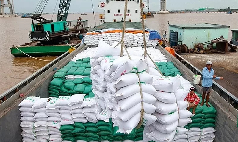 Nguồn cung và biến động giá đang tăng áp lực lên xuất khẩu gạo