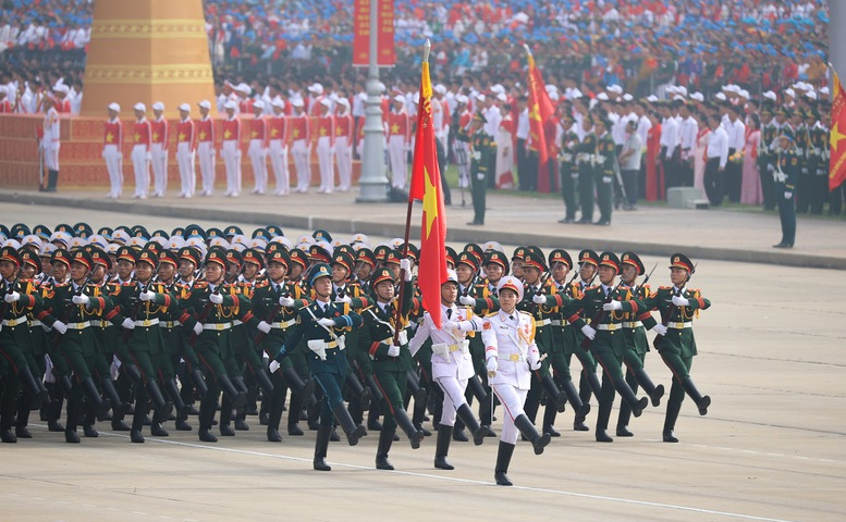 Quân đội nhân dân vững bước dưới cờ Đảng quang vinh