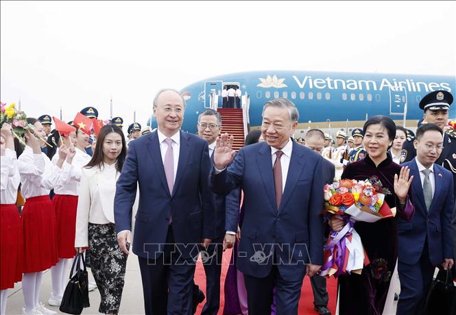 Tổng Bí thư, Chủ tịch nước Tô Lâm và Phu nhân bắt đầu thăm cấp Nhà nước đến Trung Quốc