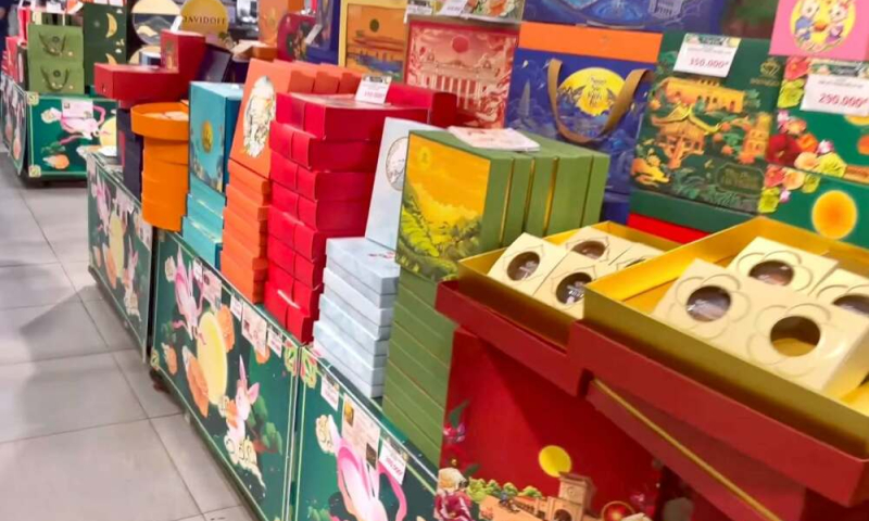 Kiểm soát bánh trung thu từ thị trường truyền thống đến online