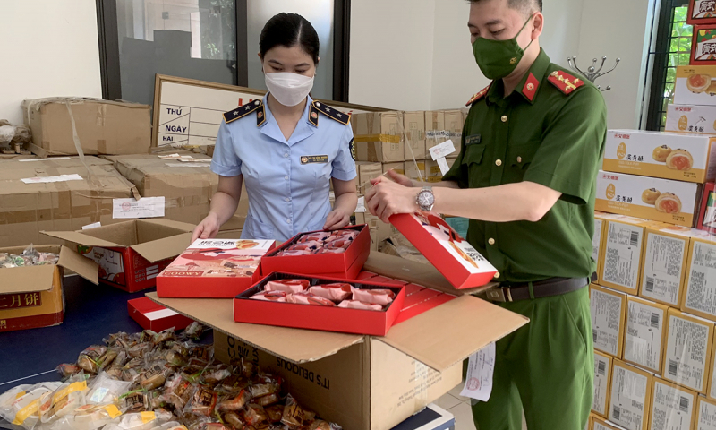 Đẩy mạnh đấu tranh ngăn chặn, đẩy lùi buôn lậu, gian lận thương mại và hàng giả