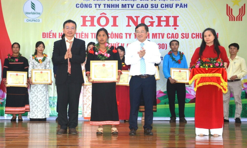 Cao su Chư Păh tôn vinh 60 điển hình tiên tiến, đặt mục tiêu giai đoạn 2025-2030