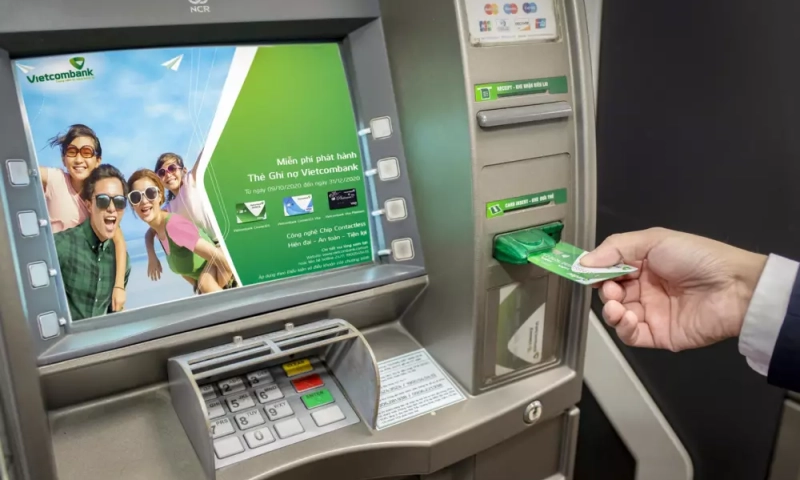Thẻ ATM từ chính thức bị “khóa cửa” từ ngày 1-7-2025